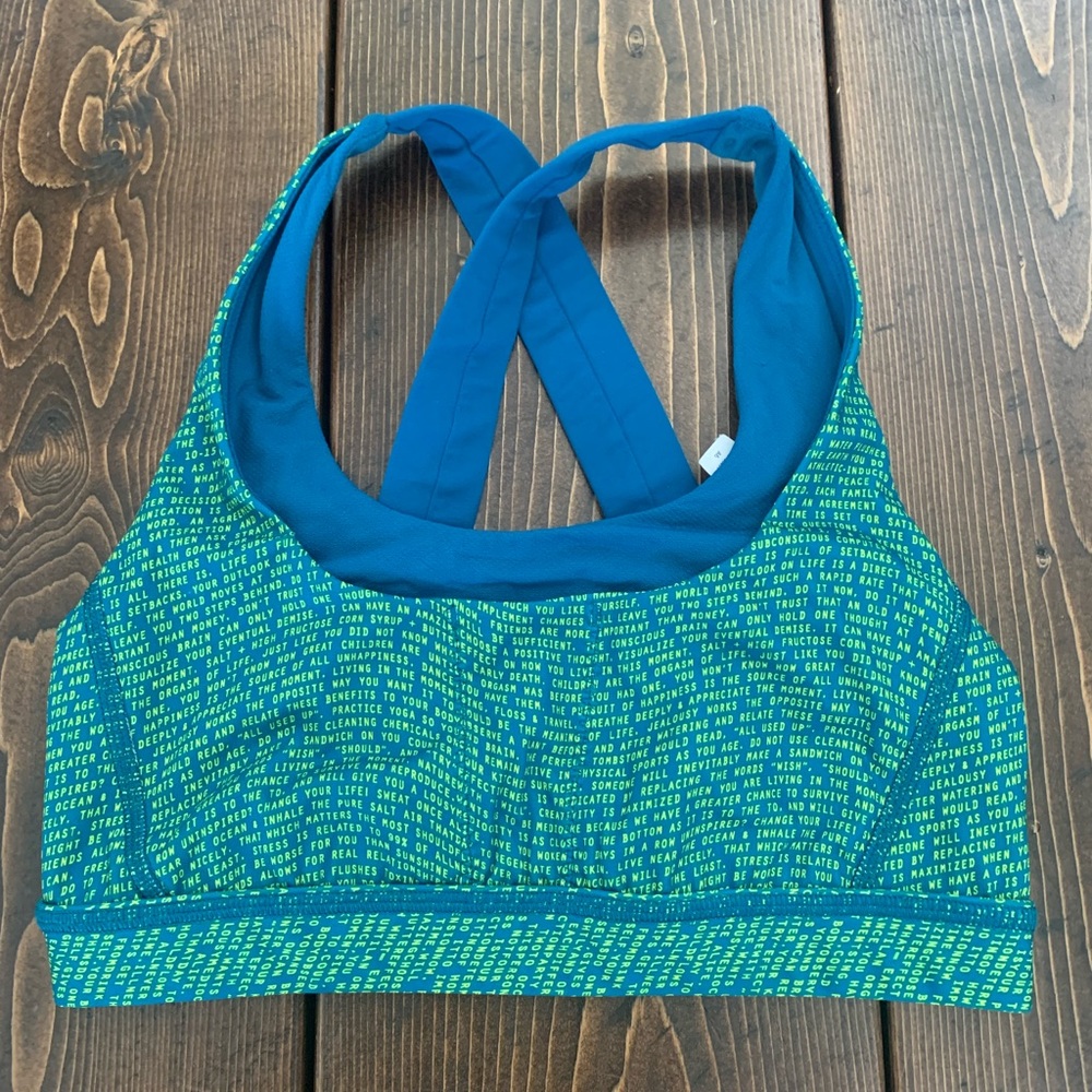 Sz 4 but fits like a 2 Lululemon Run Stuff Your Bra sea 🌊 wheeze 2016 bra